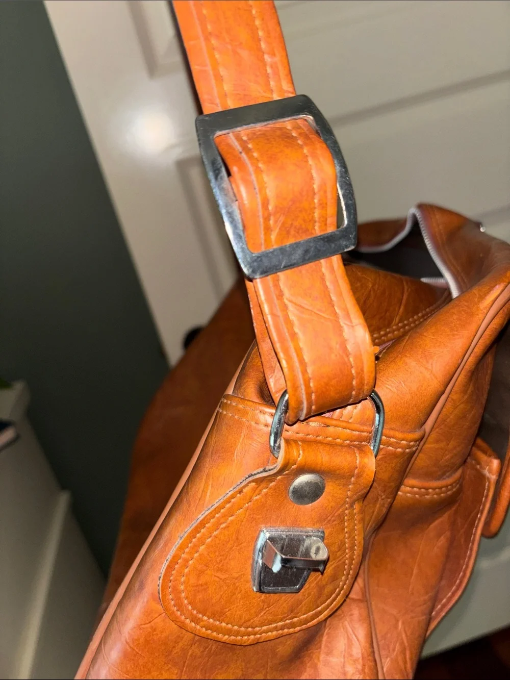 Vintage Brown Messenger Bag - Stradellina brand - Classic Design